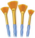 GOLDEN TAKLON 4 PC FAN BRUSH SET - Royal Langnickel
