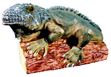 Lizard on Log Plaster Statue
